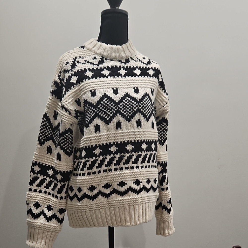 H&M Black and White Crew Neck Sweater with Nordic Pattern